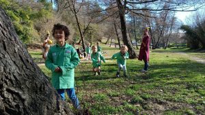 retourne toi ils arrivent !